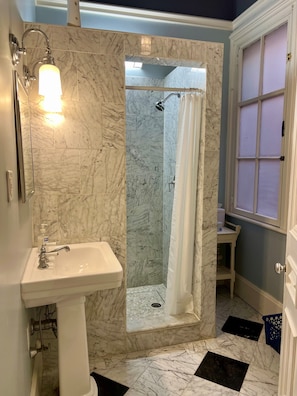 Habitación individual estándar, baño compartido | Baño