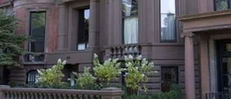 المنشأة من الخارج