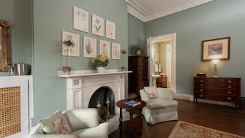 Superior Double Room, Ensuite (Two Full Beds)