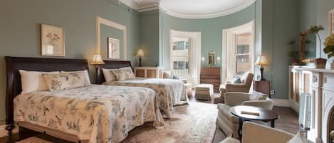 Superior-dobbeltværelse - eget badeværelse (Two Full Beds) | Gratis Wi-Fi