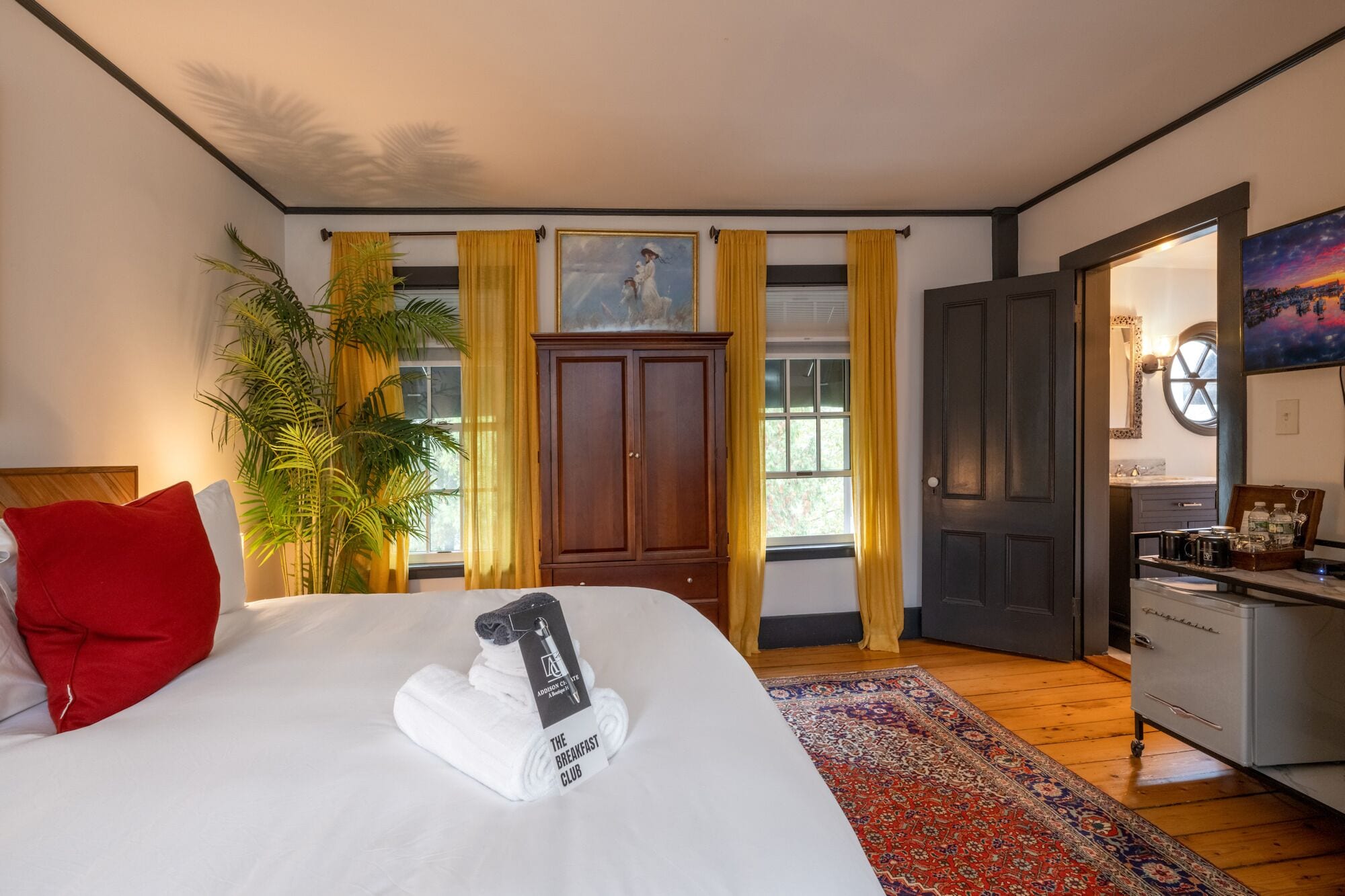 Deluxe Room (Cut and Run) | Premium bedding, down duvets, memory-foam beds, individually decorated