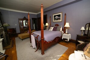 Phòng Suite Deluxe, 1 giường cỡ queen, không hút thuốc, lò sưởi | Trang trí khác biệt, trang bị nội thất với thiết kế riêng biệt
