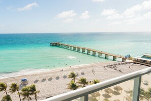 Beach/ocean view - The Sunny (Sunny Isles Beach)