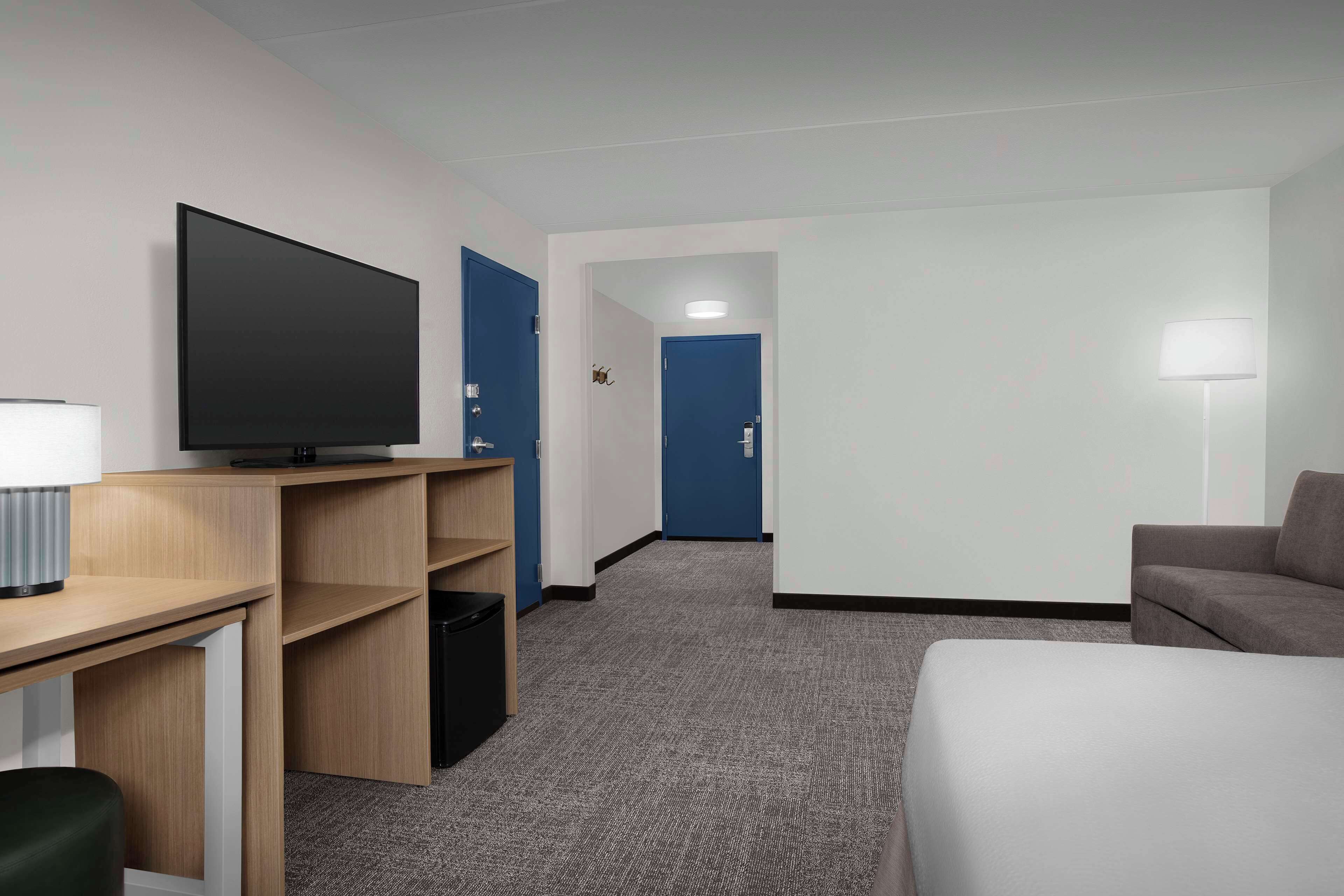 room, 1 king bed, accessible, bathtub (mobility) | premium bedding, desk, laptop workspace, blackout curtains