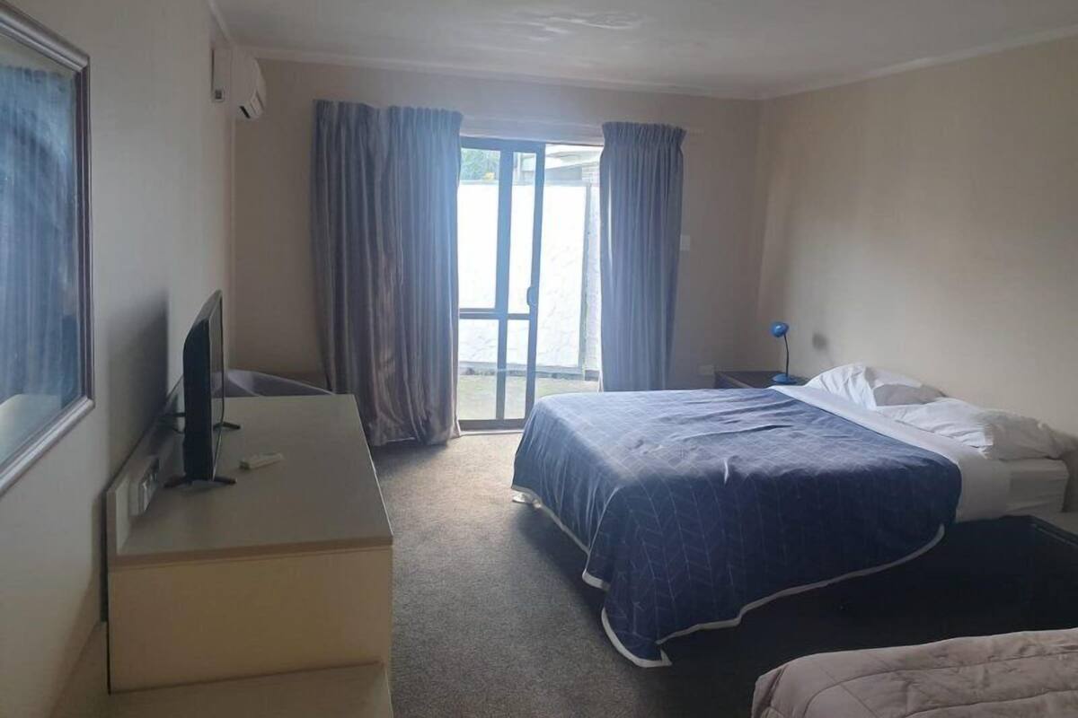 Habitación familiar | Cortinas blackout y wifi gratis