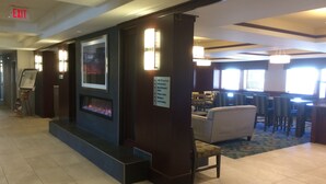 Lobby-lounge