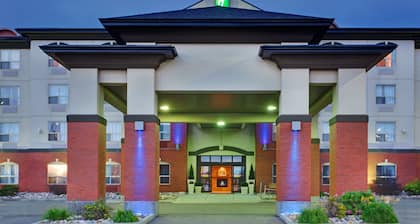 Holiday Inn Express & Suites Sherwood Park-Edmonton Area by IHG