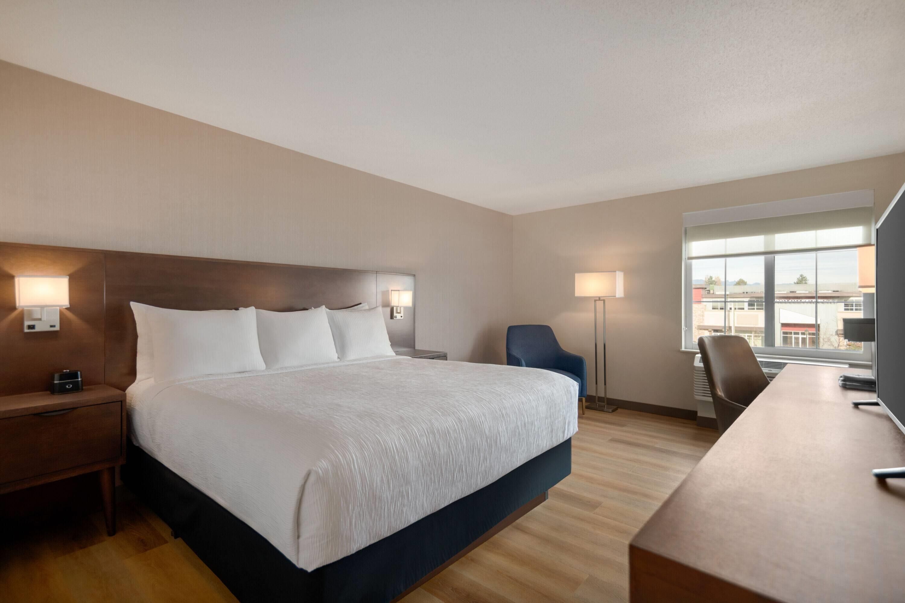 Rom, 1 kingsize-seng, ikke-røyk, fjellutsikt | Sengetøy av topp kvalitet, senger med overmadrass og safe på rommet