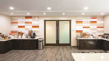 Tägliches inbegriffenes Frühstücksbuffet