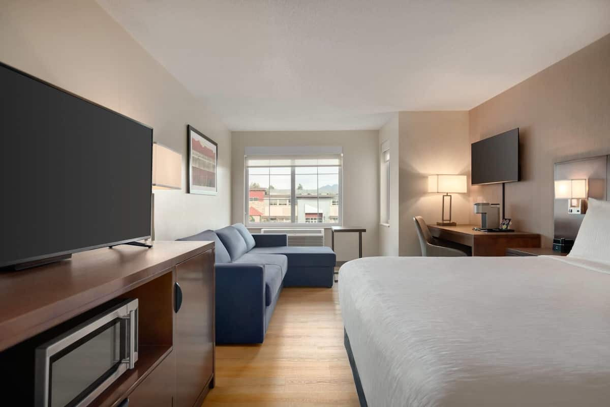Habitación Deluxe, 1 cama de matrimonio grande, no fumadores (Deluxe Executive Room) | Ropa de cama de alta calidad y colchones con acolchado adicional