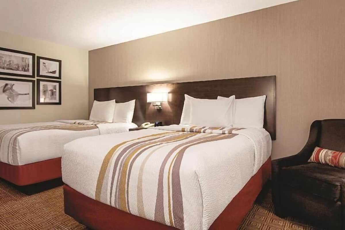 Premium bedding, pillowtop beds, in-room safe, desk
