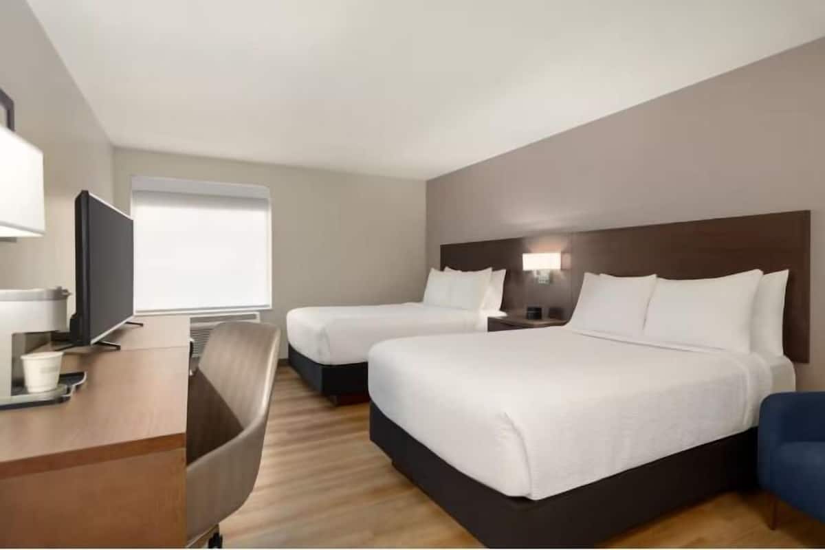 Premium bedding, pillowtop beds, in-room safe, desk