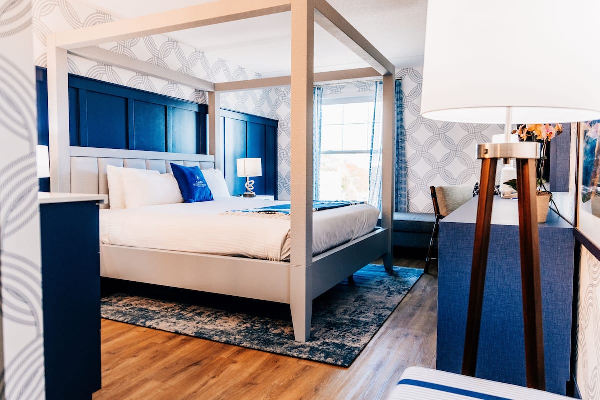 1 bedroom, premium bedding, in-room safe, laptop workspace