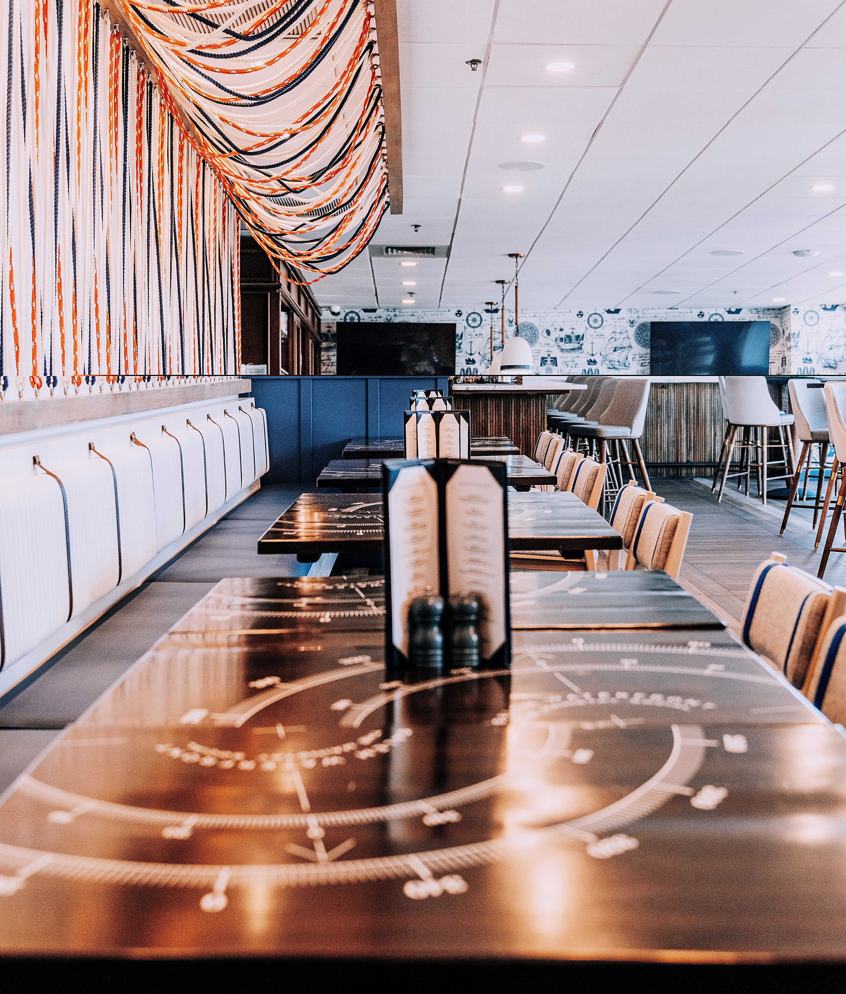 breakfast, lunch and dinner served