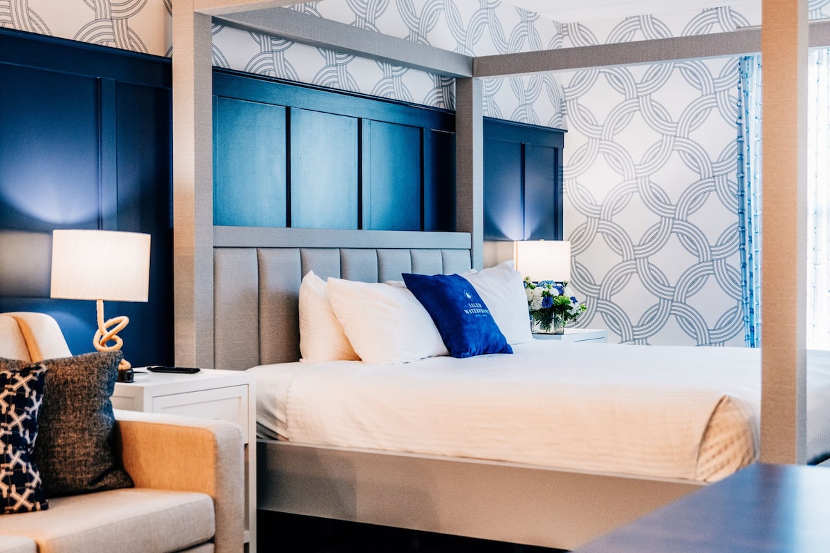 junior room, 1 king bed with sofa bed, refrigerator & microwave | 1 bedroom, premium bedding, in-room safe, laptop workspace