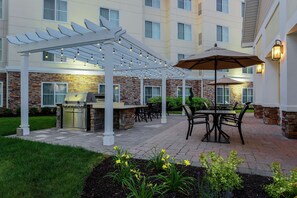 Terrace/patio - Homewood Suites Melville (Melville)