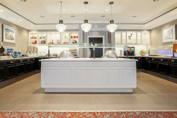 Sudah termasuk sarapan dibawa pulang setiap hari