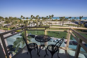 Suite, 2 chambres, vue océan | Balcon