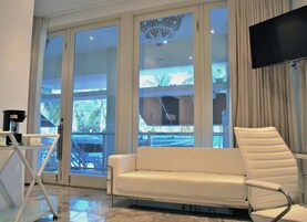 Minibar, in-room safe, desk, iron/ironing board