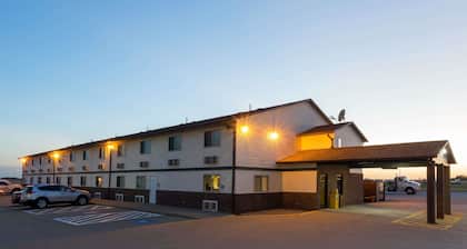 Super 8 by Wyndham Mendota I-39