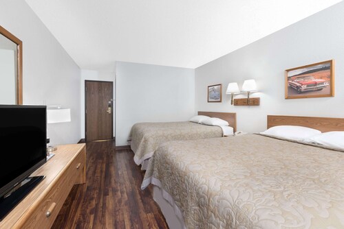 Super 8 by Wyndham Murdo