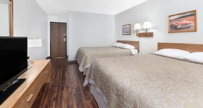 Super 8 by Wyndham Murdo