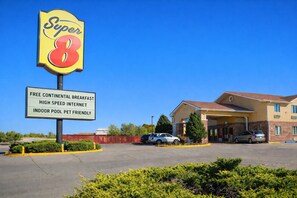 Front of property - Super 8 by Wyndham Gallup (Gallup)