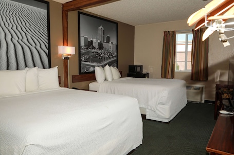 Pillowtop beds, desk, free cribs/infant beds, free WiFi