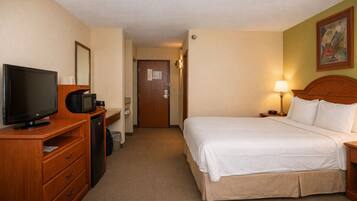 Standard Room, 1 King Bed | Pillowtop beds, desk, free cribs/infant beds, free WiFi