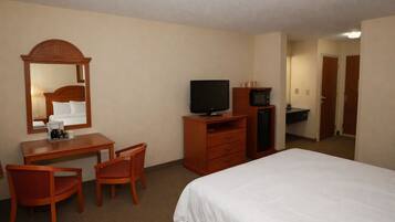 Pillowtop beds, desk, free cribs/infant beds, free WiFi