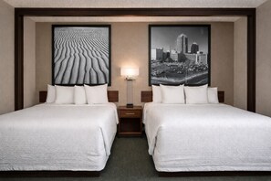 Pillowtop beds, desk, free cribs/infant beds, free WiFi - Super 8 by Wyndham Gallup (Gallup)