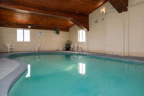 Indoor pool - Super 8 by Wyndham Gallup (Gallup)