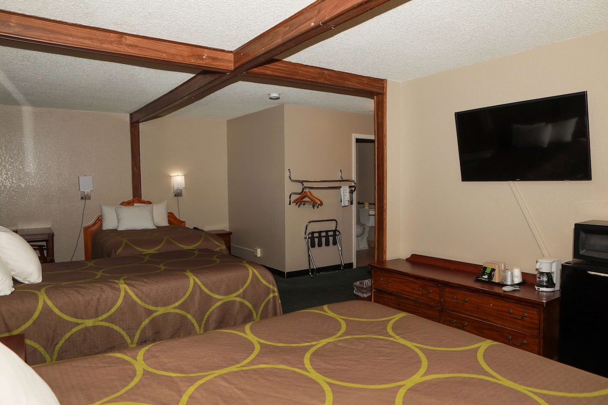 Pillow-top beds, desk, free cots/infant beds, free WiFi