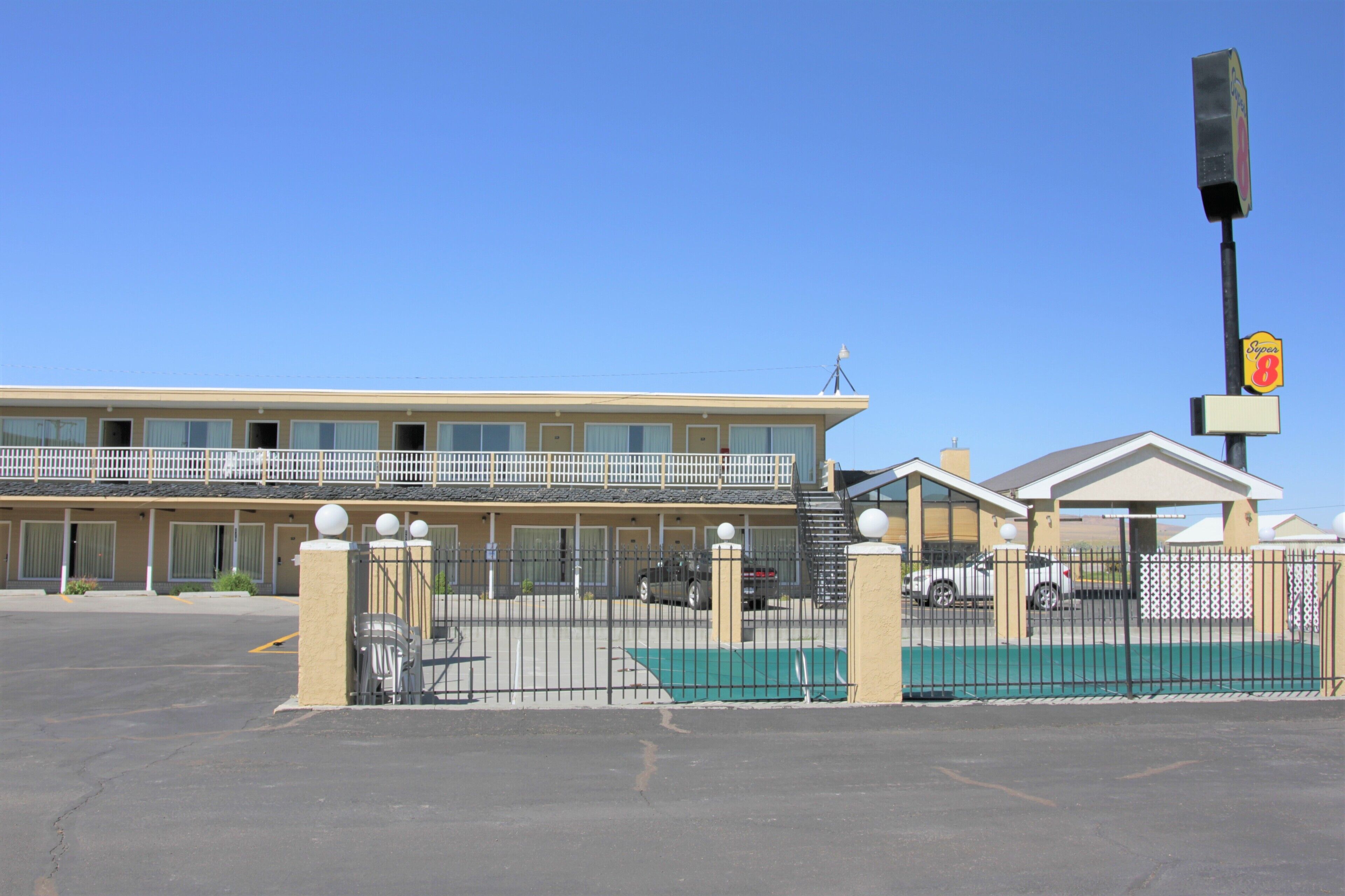 Sesongbasert utendørsbasseng