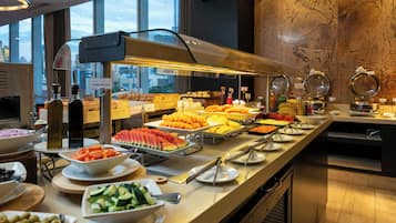 Daily cooked-to-order breakfast (USD 15.00 per person)