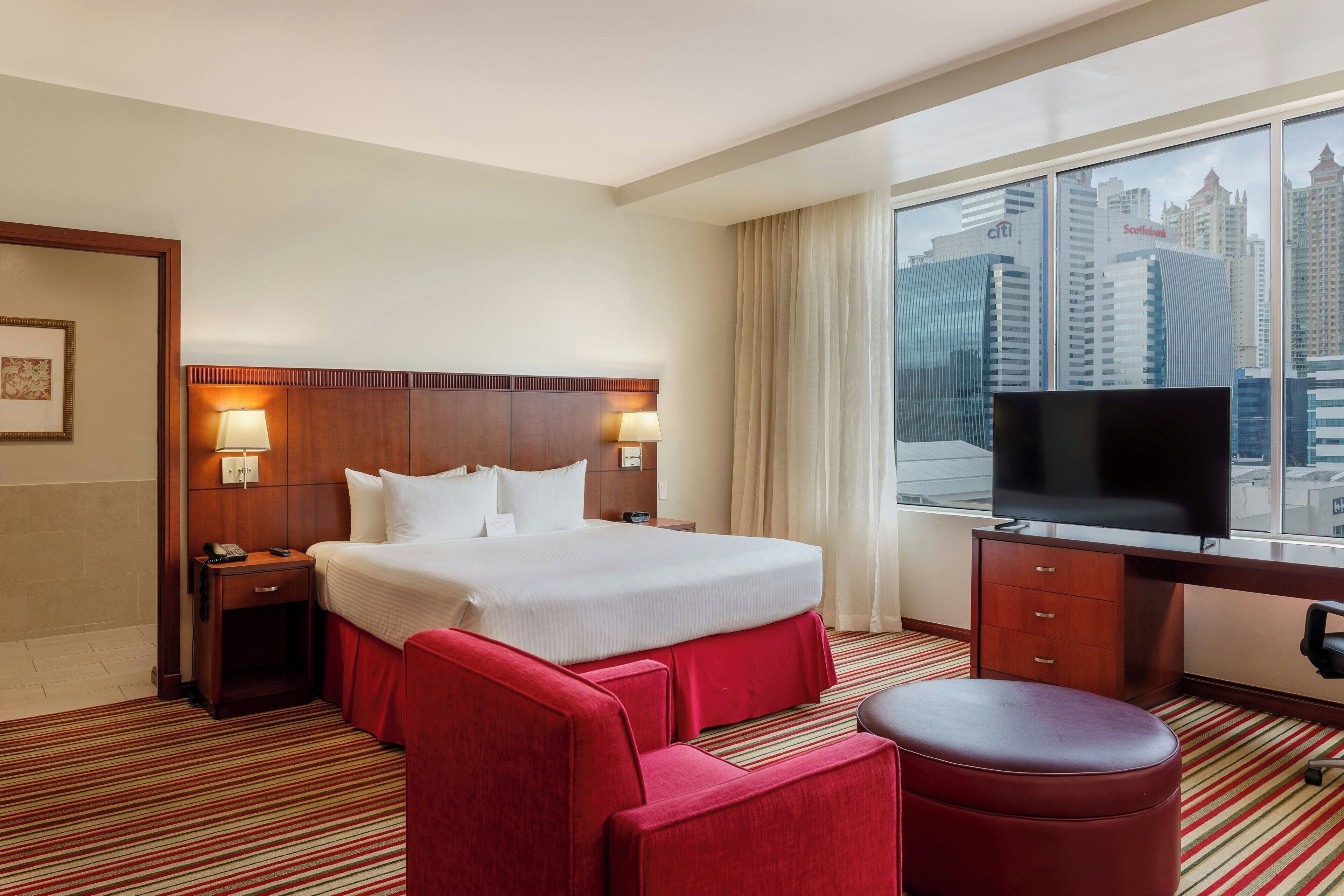 エグゼクティブ ルーム キングベッド 1 台ソファーベッド付き シティビュー | 高級寝具、羽毛の掛け布団、ミニバー、セーフティボックス (室内)