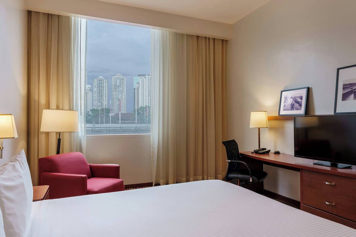 Standard Room, 1 King Bed, City View | Premium bedding, down duvets, minibar, in-room safe