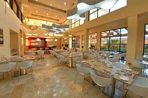 Daily buffet breakfast (MXN 289 per person) - Fiesta Inn Nogales (Nogales)