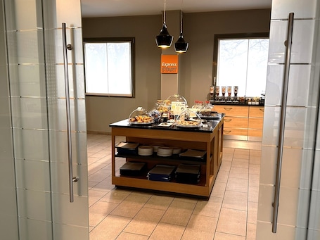 Colazione inclusa . Holiday Inn Express Parma by IHG