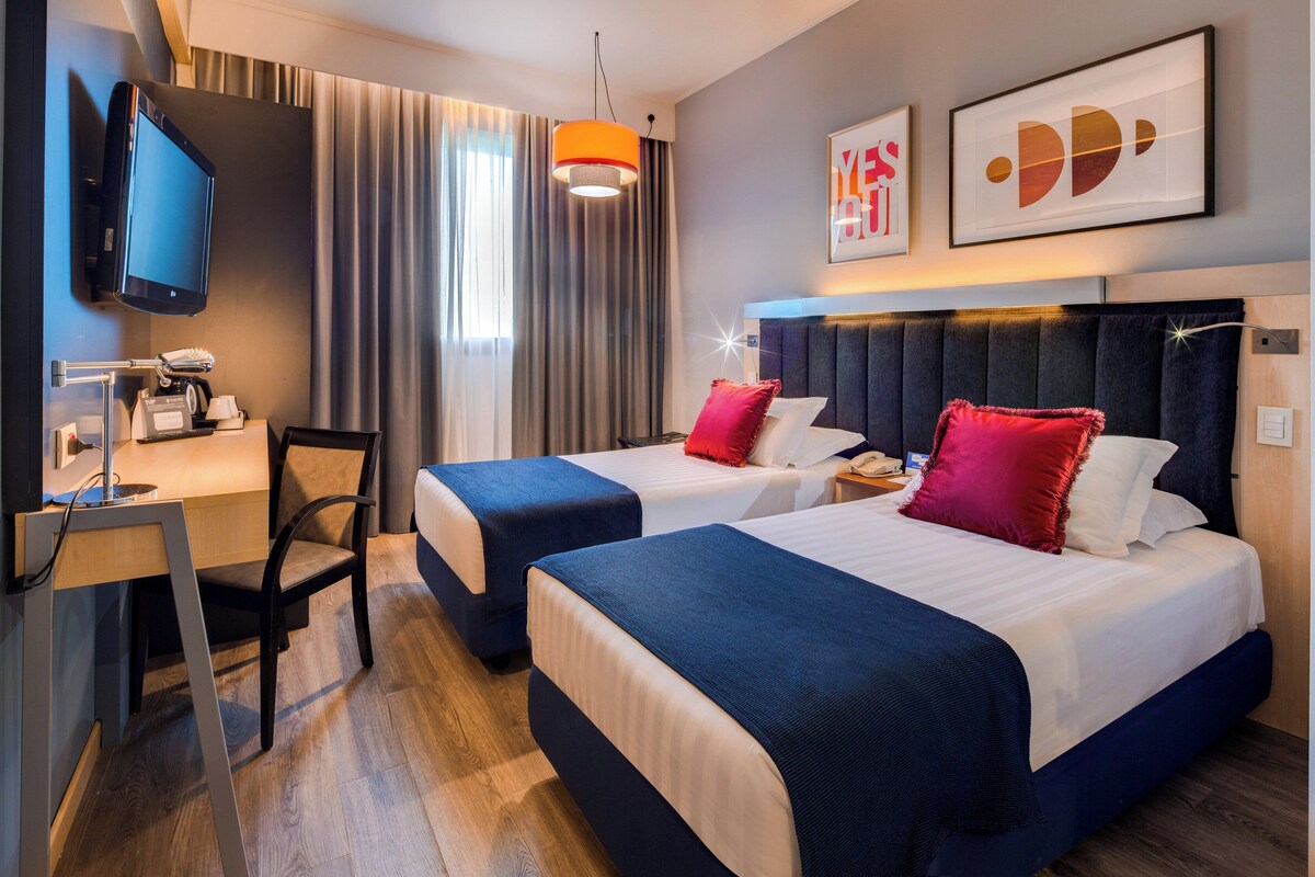 In-room safe, desk, blackout drapes, soundproofing