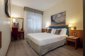 Standard Double Room | Egyptian cotton sheets, premium bedding, pillow-top beds, minibar - IH Hotels Milano Eur Trezzano sul Naviglio (Trezzano sul Naviglio)