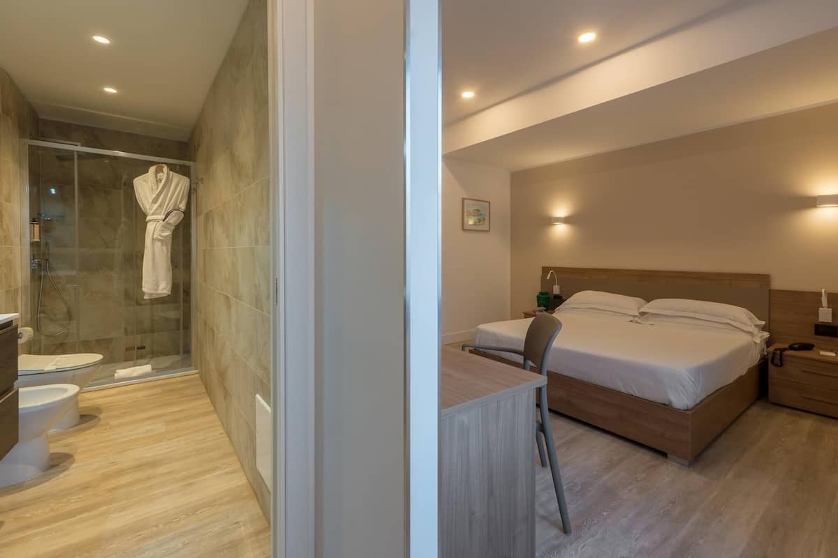 Depéndance matrimoniale in annex building a 90 metri dall'hotel | Premium bedding, minibar, in-room safe, desk