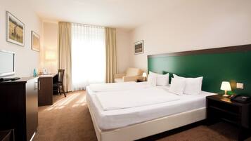 Habitación superior con 2 camas individuales | Ropa de cama hipoalergénica y caja de seguridad en la habitación