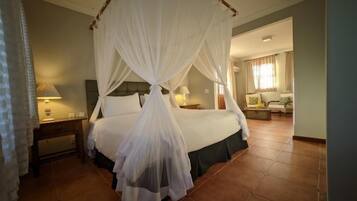 Principal Suíte Frente Piscina Duplo Cama Casal | 1 Schlafzimmer, Minibar, Zimmersafe, individuell dekoriert