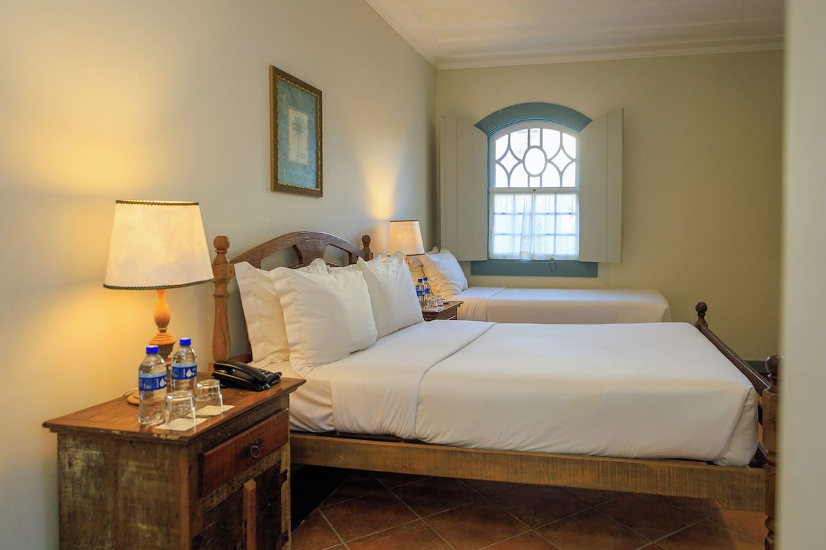 Casario Standard Quádruplo Cama Casal + Camas Solteiro