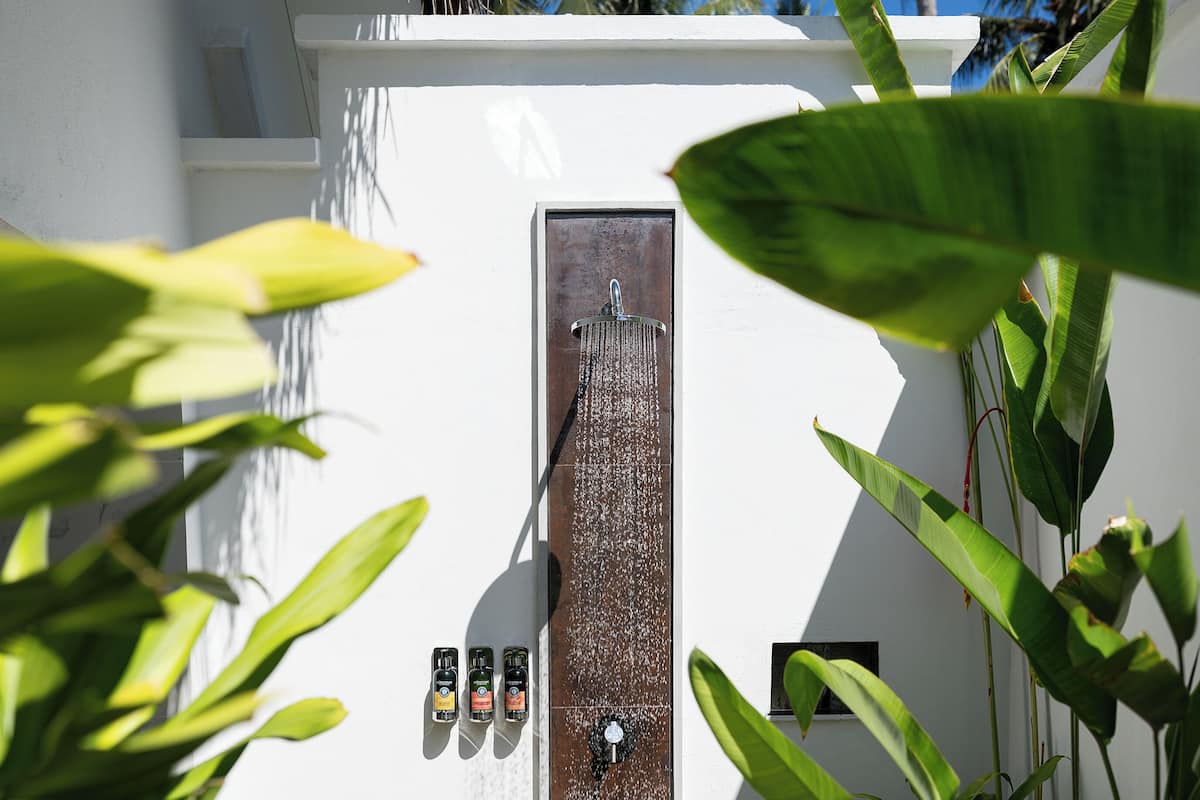Villa Deluxe | Baño | Regadera, regadera tipo lluvia, amenidades de baño gratuitas