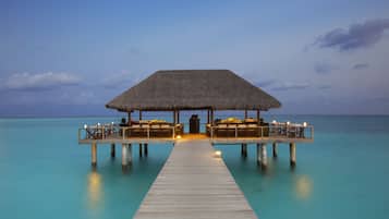 5 restaurants, breakfast, lunch, dinner served; African cuisine