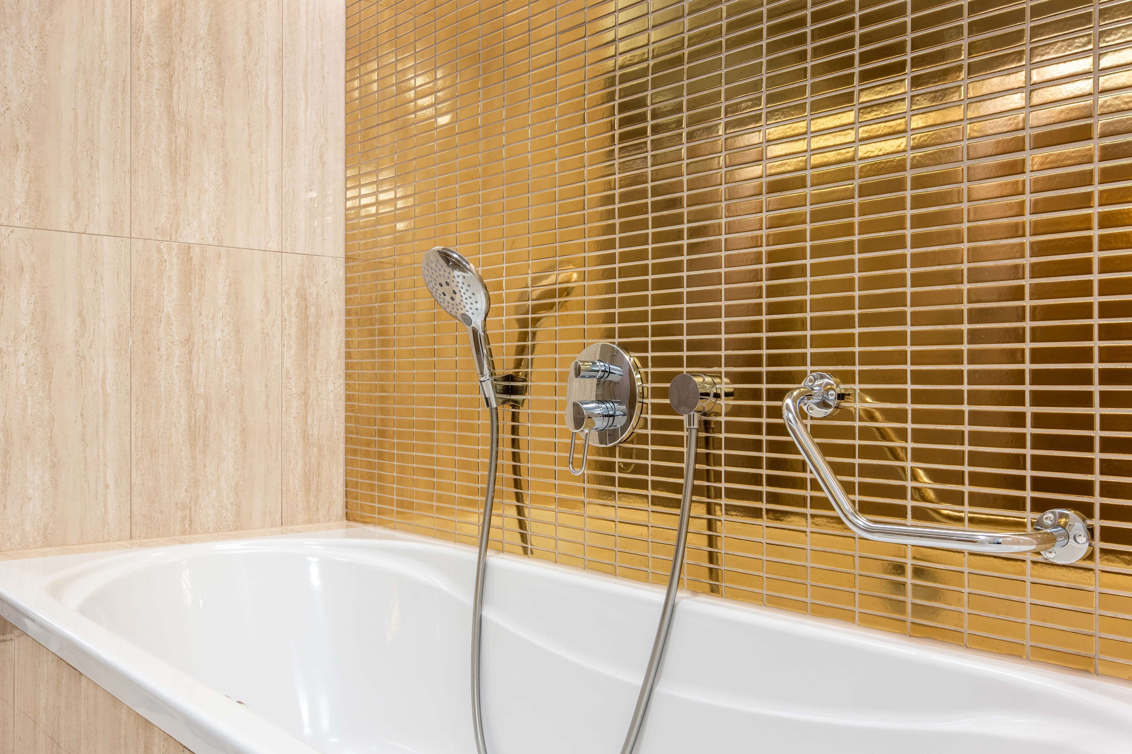 executive suite | bathroom | shower, free toiletries, hair dryer, towels