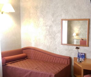 Triple Room | Living area | 23-inch LCD TV with cable channels, TV