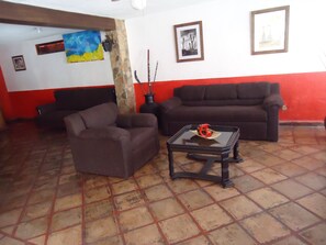 Lobby sitting area - Hotel Casa Real Matehuala (Matehuala)